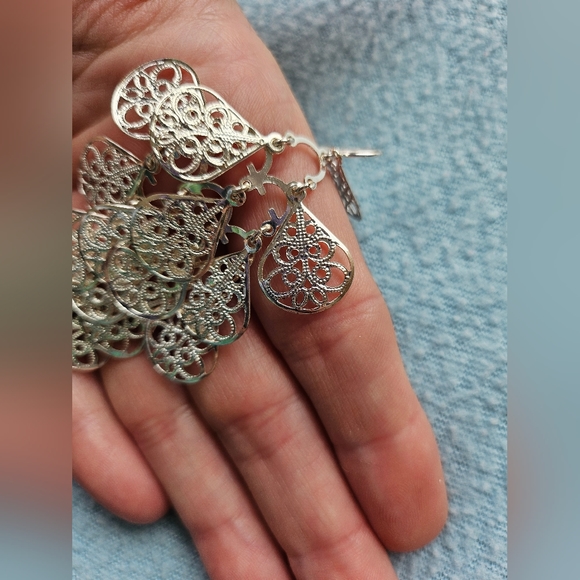 Avon Filigree Chandelier Pierced Earrings, Silvertone, NIB - Picture 4 of 11